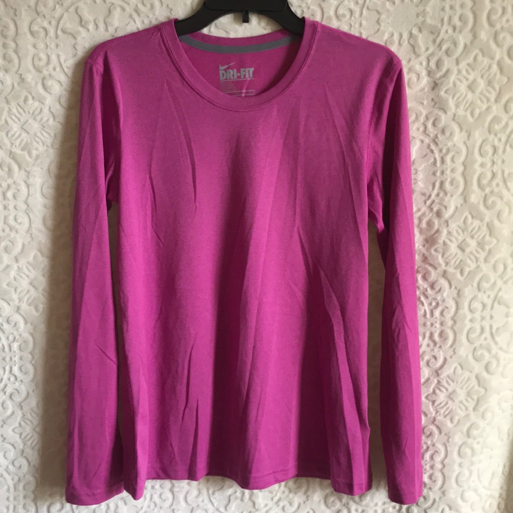 🌺 3 for $15 🌺 Nike Dri-Fit Shirt- Women’s Med